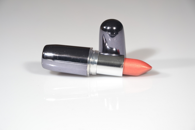 esthetique-CASTAGNIERS-min_lipstick-273109